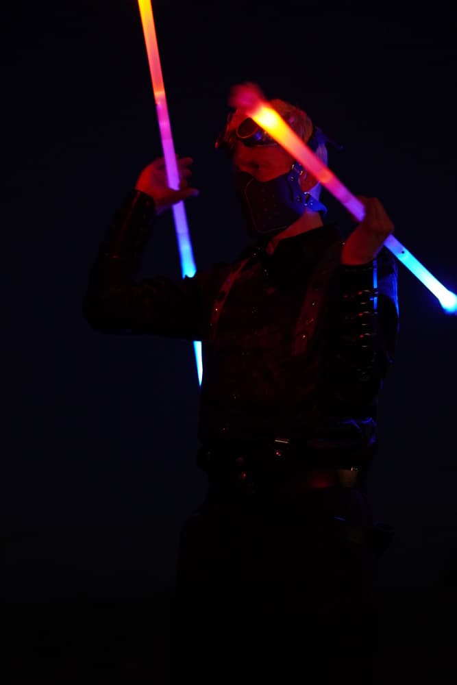 portrait-performer-light-beam-2(1).JPG